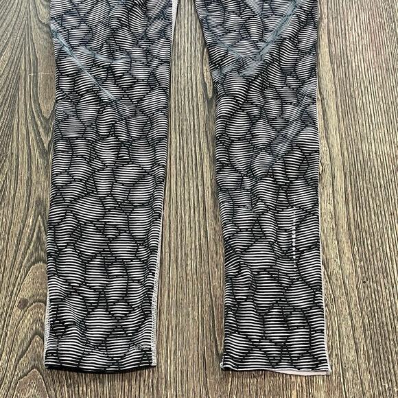 Nike Pro Womens Abstract Print Leggings Elastic Waist Full Length Black Size L - Picture 8 of 9